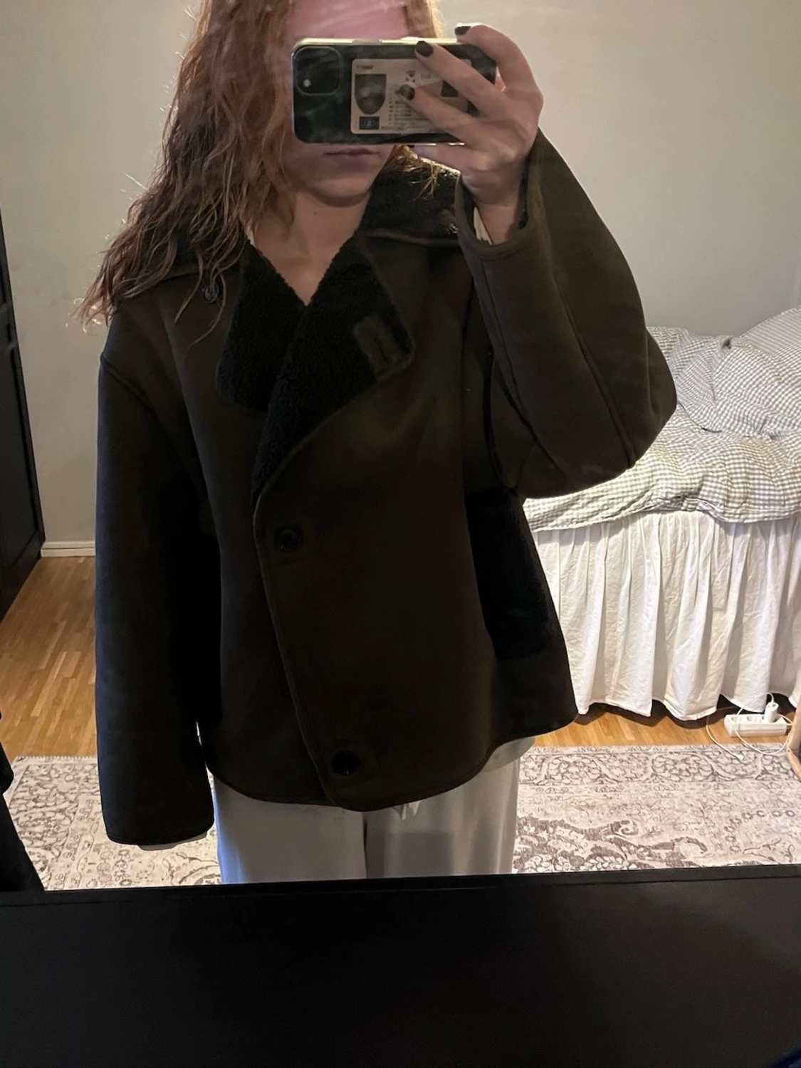 Brun teddyjacka med oversized passform