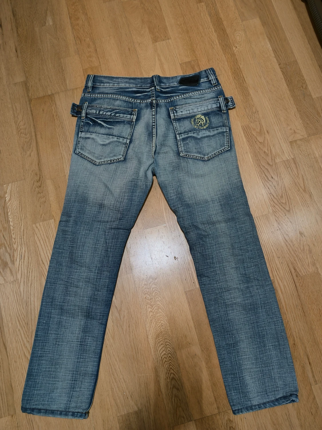 Blå Diesel jeans med broderad logga - 1