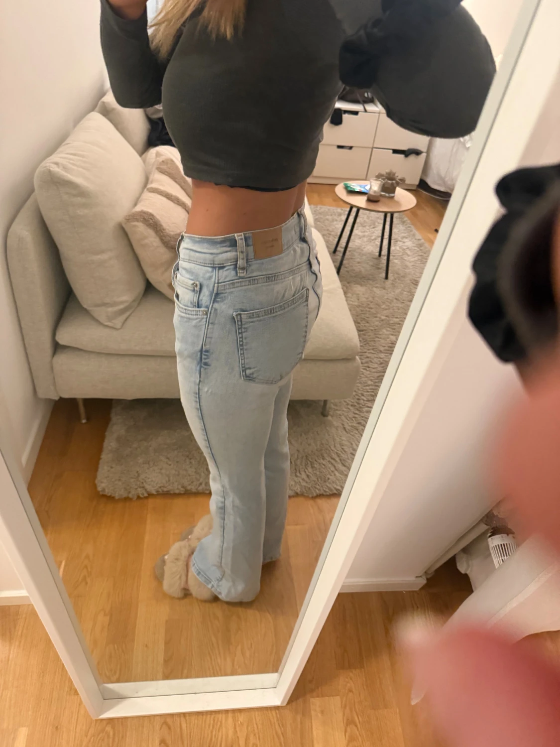 Ljusblå bootcut jeans från Ginatricot - 2