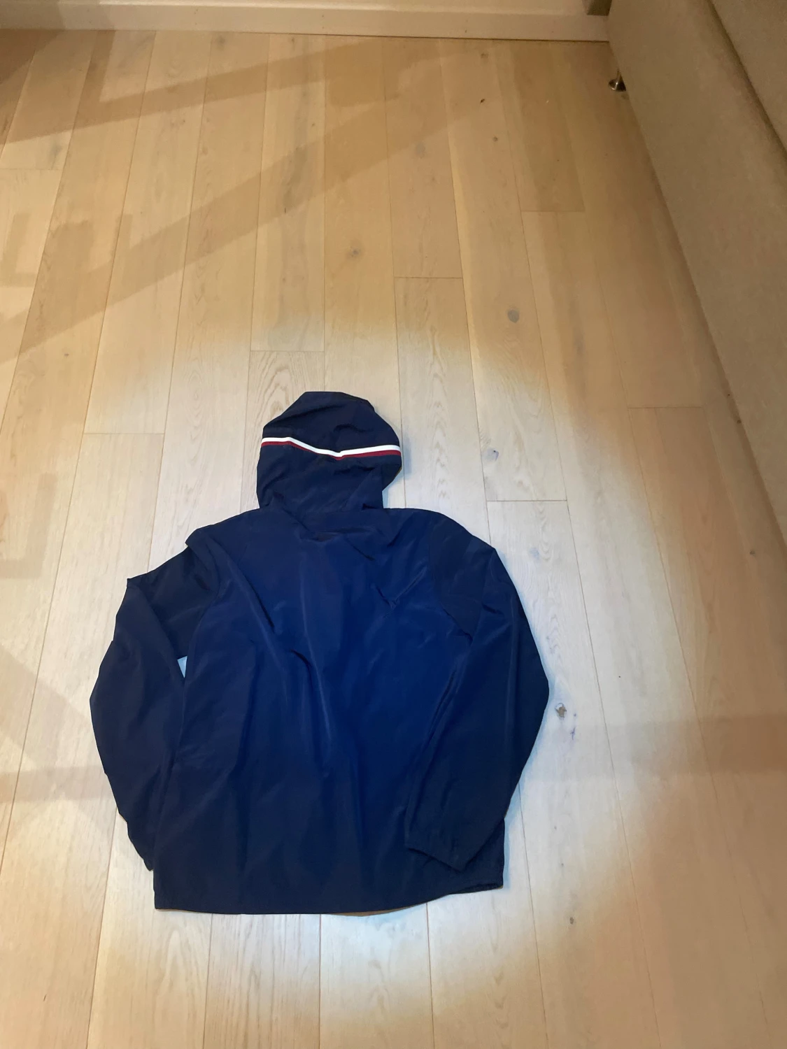 Mörkblå vindjacka från Moncler - 1