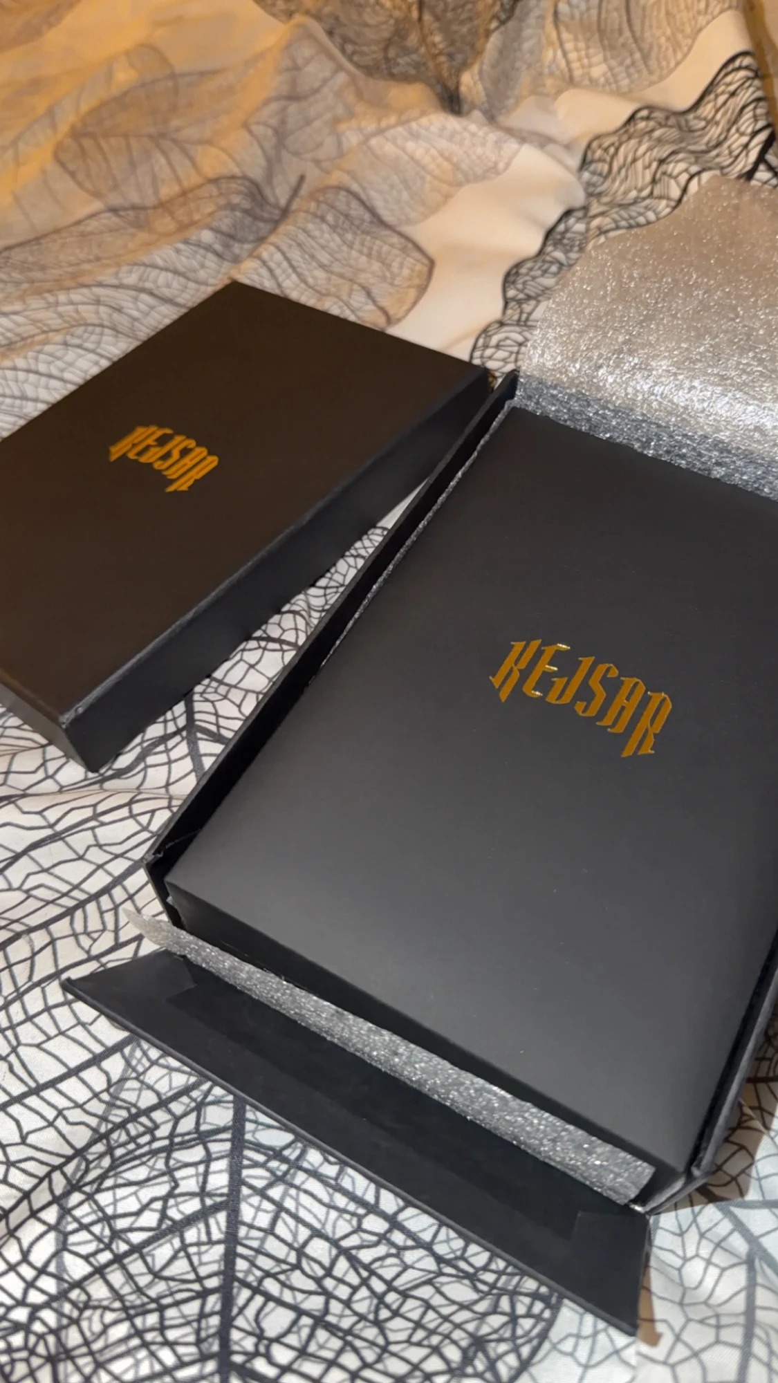 Guldfärgad kedja från Kejsar