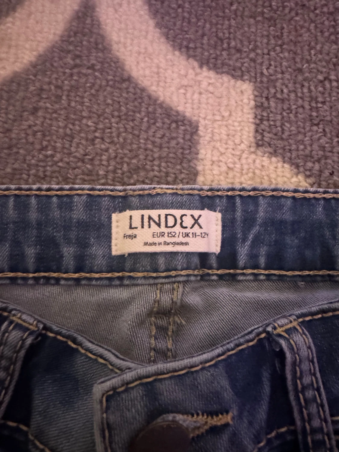 Jeans med detaljer - 2