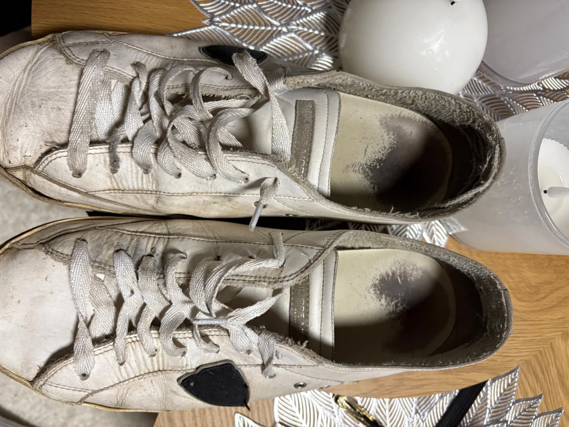 Philippe Model vita sneakers med svart patch - 1