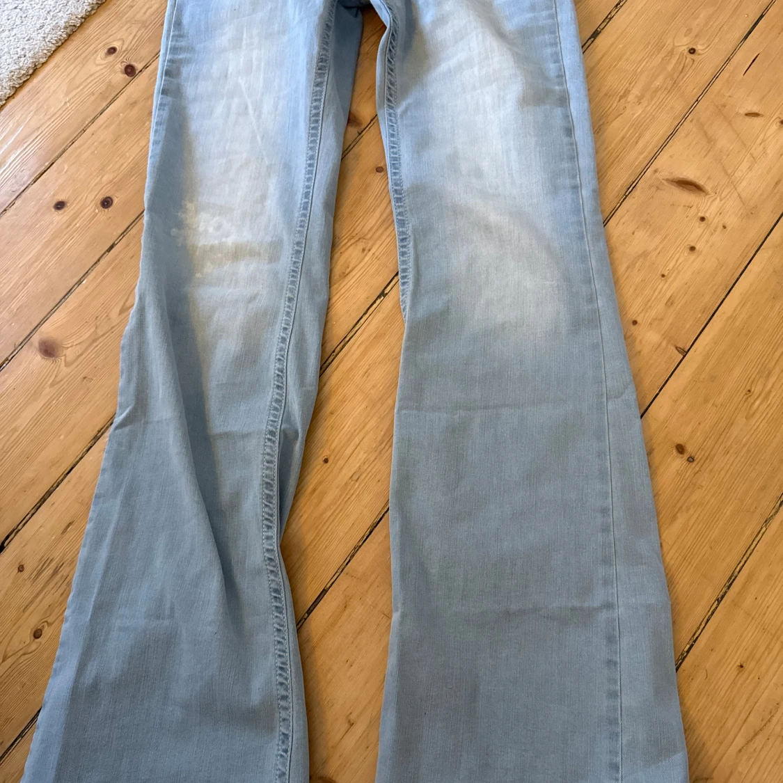  ljusblå Lågmidjade bootcut jeans - 4