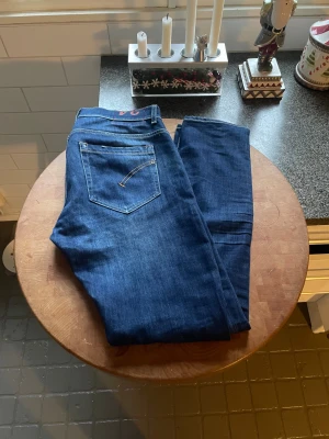 Dondup jeans  - Dondup jeans i storlek 34 | jeansen är i nyskick utan defekter  | nypris runt 4000 |  kom dm för flera frågor eller funderingar!