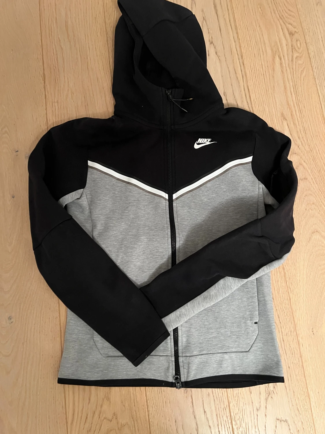 Nike tech tröja