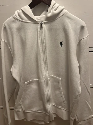 Polo zip - Fin polo tröja men lite sliten men därför ganska billig