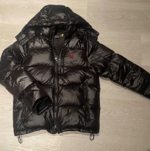 Polo ralph lauren puffer jacket M - Polo puffer jacka size M helt ny ej använd