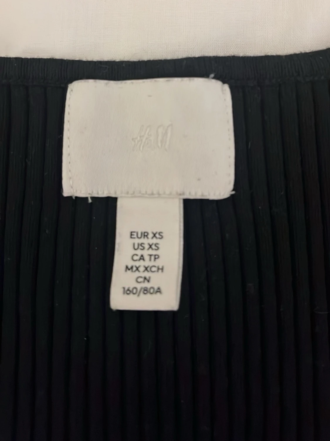 Svart ribbad topp från H&M XS - 1