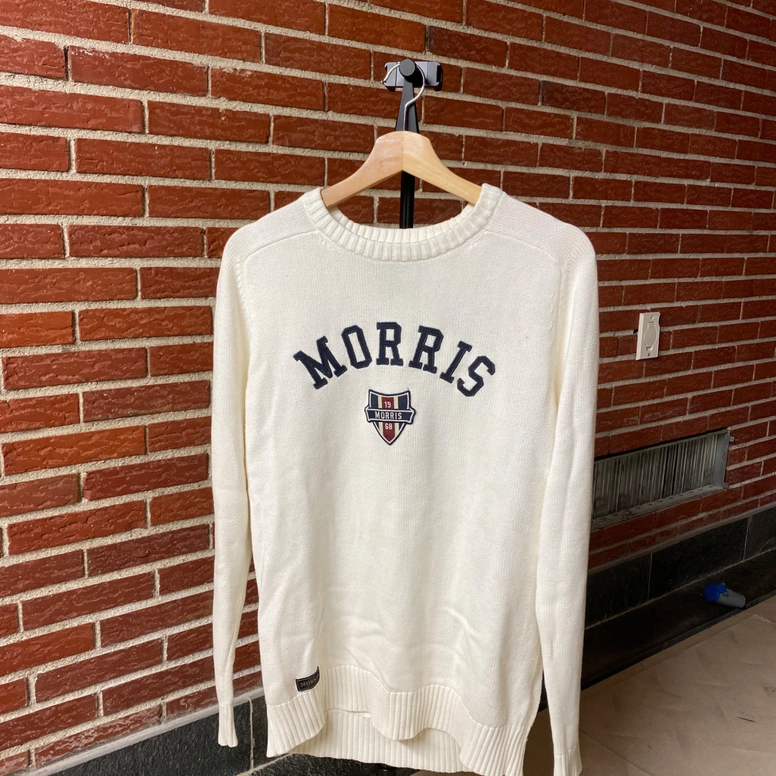 Vit stickad tröja från Morris