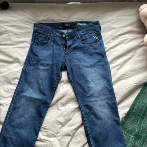 Replay Anbass - Stl: 30/32 | Färg: mörkblå | Knappast använda pga för stor storlek! 