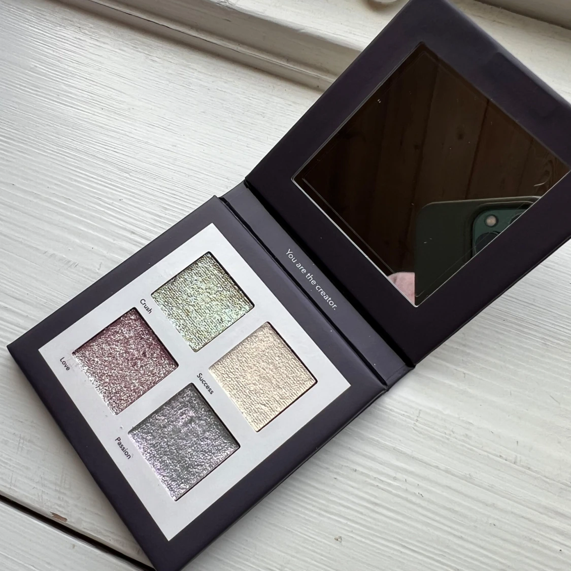 LH cosmetics Shimmer Saga palett