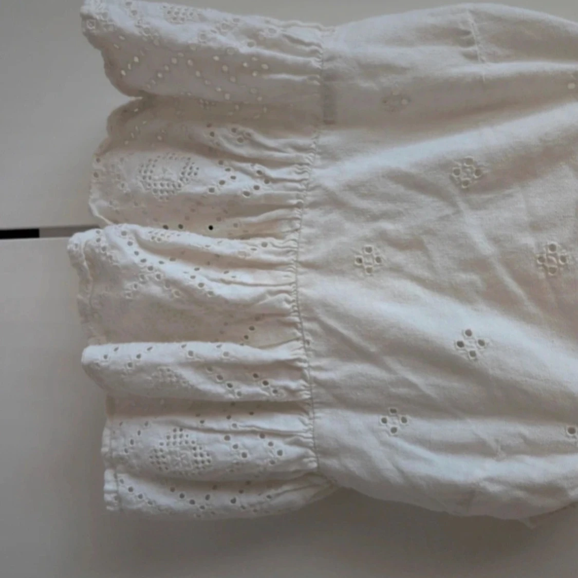 Vit broderad linnetopp från Madewell - 2