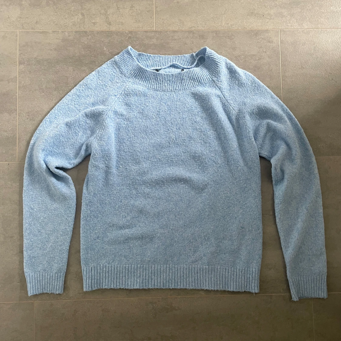 Ljusblå stickad tröja från VeroModa