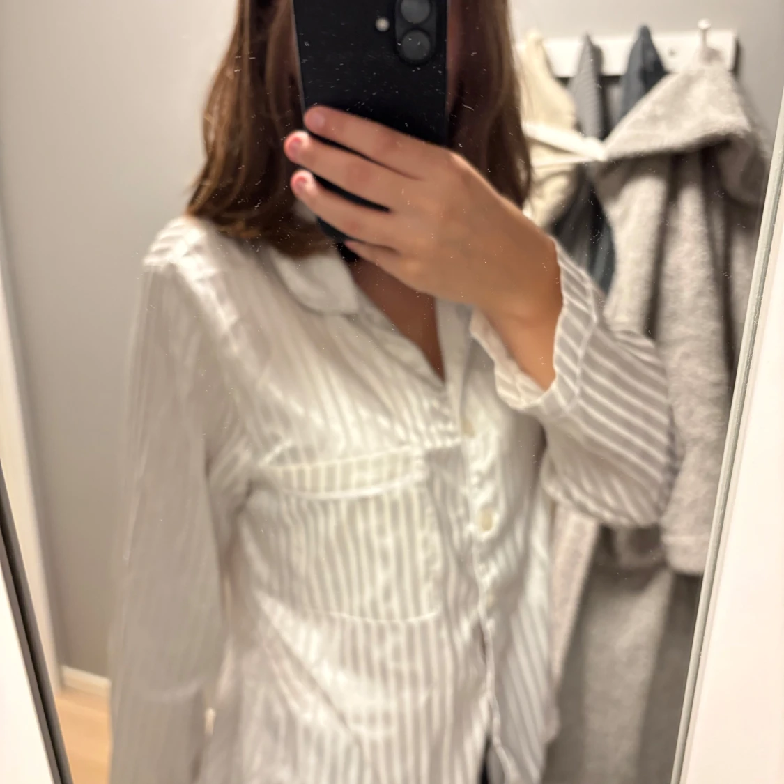 Vit pjamaströja  - 1