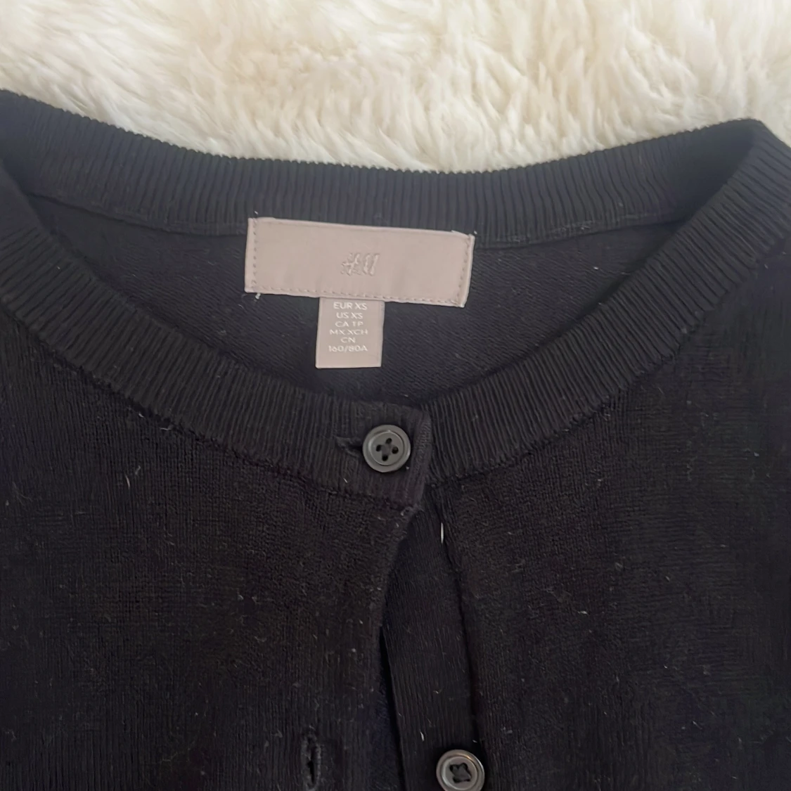 Svart kofta från H&M med knappar - 2