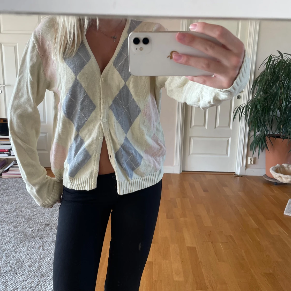 Pastellfärgad rutig kofta med knappar - 1