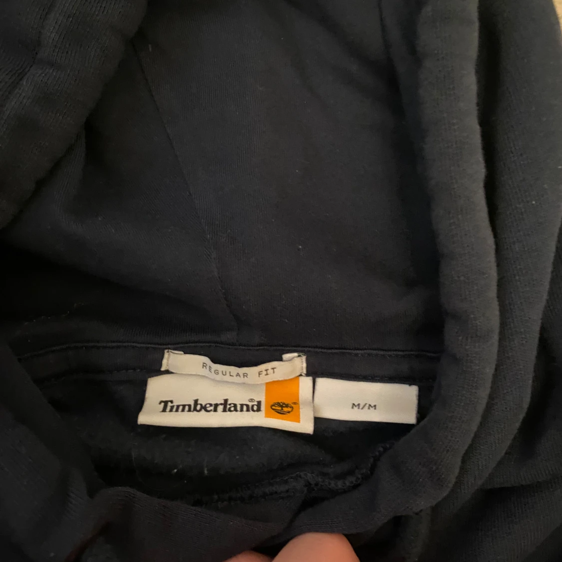 Mörkblå Timberland hoodie med logga - 2