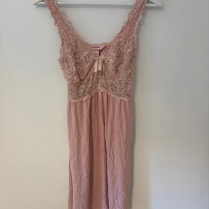 Nattlinne från hunkemöller - Säljer detta nya och i princip osnvända nattlinnet från hunkemöller i strl S