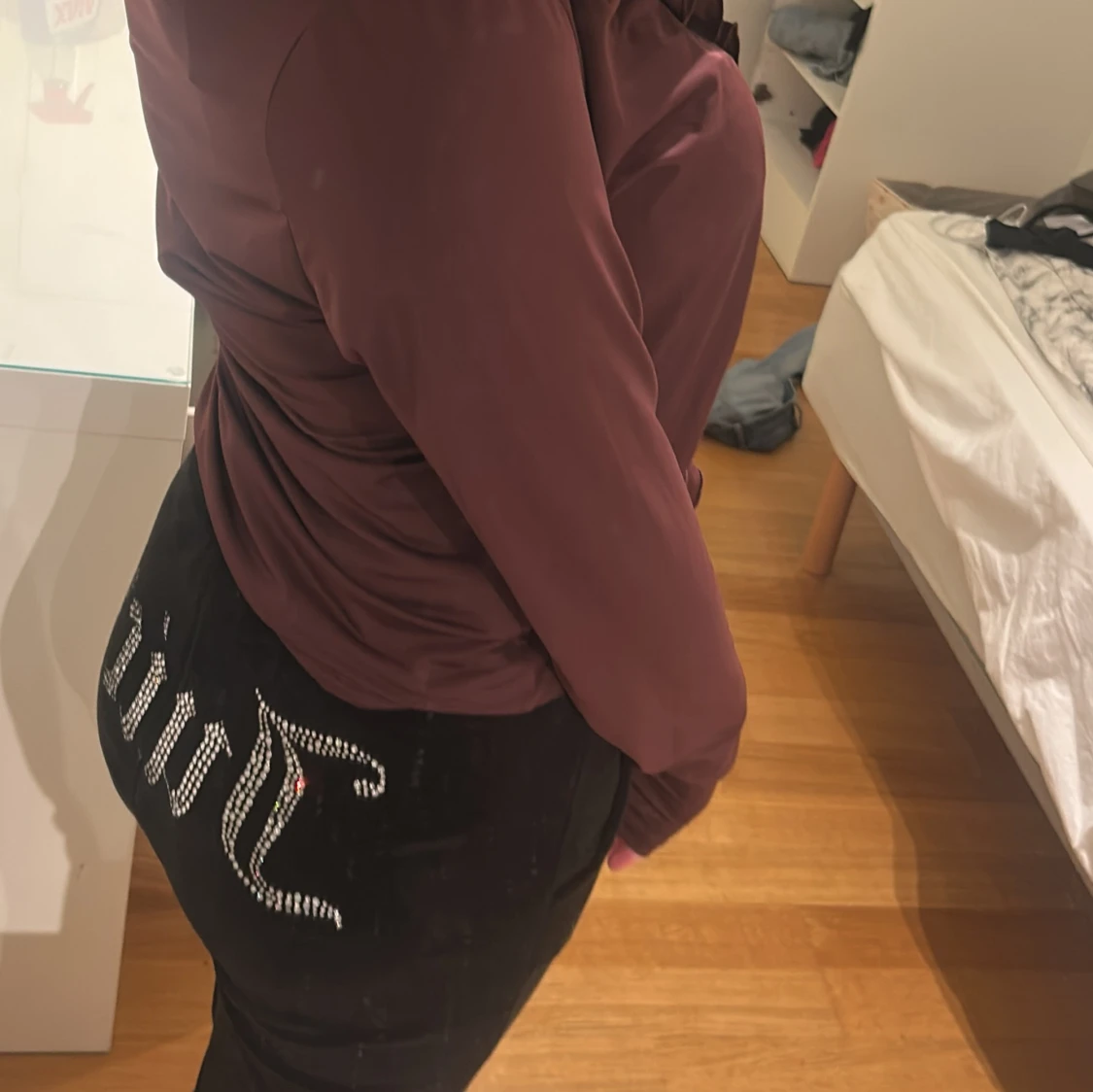 Vinröd omlottopp med volang - 1