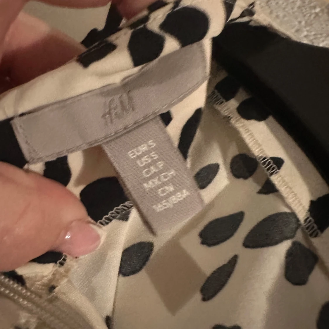 Svartvit leopardklänning från H&M - 2