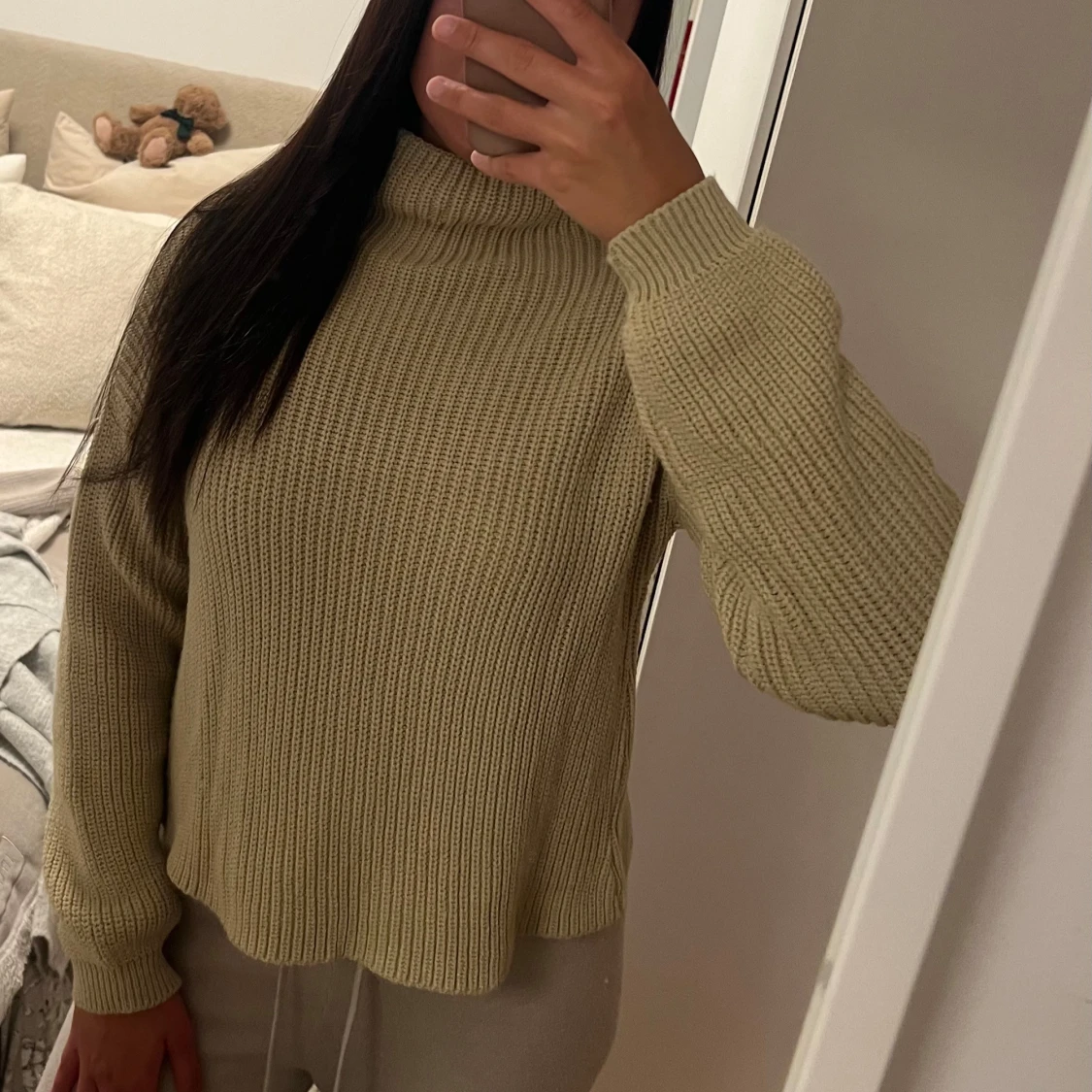 Beige stickad polotröja - 1