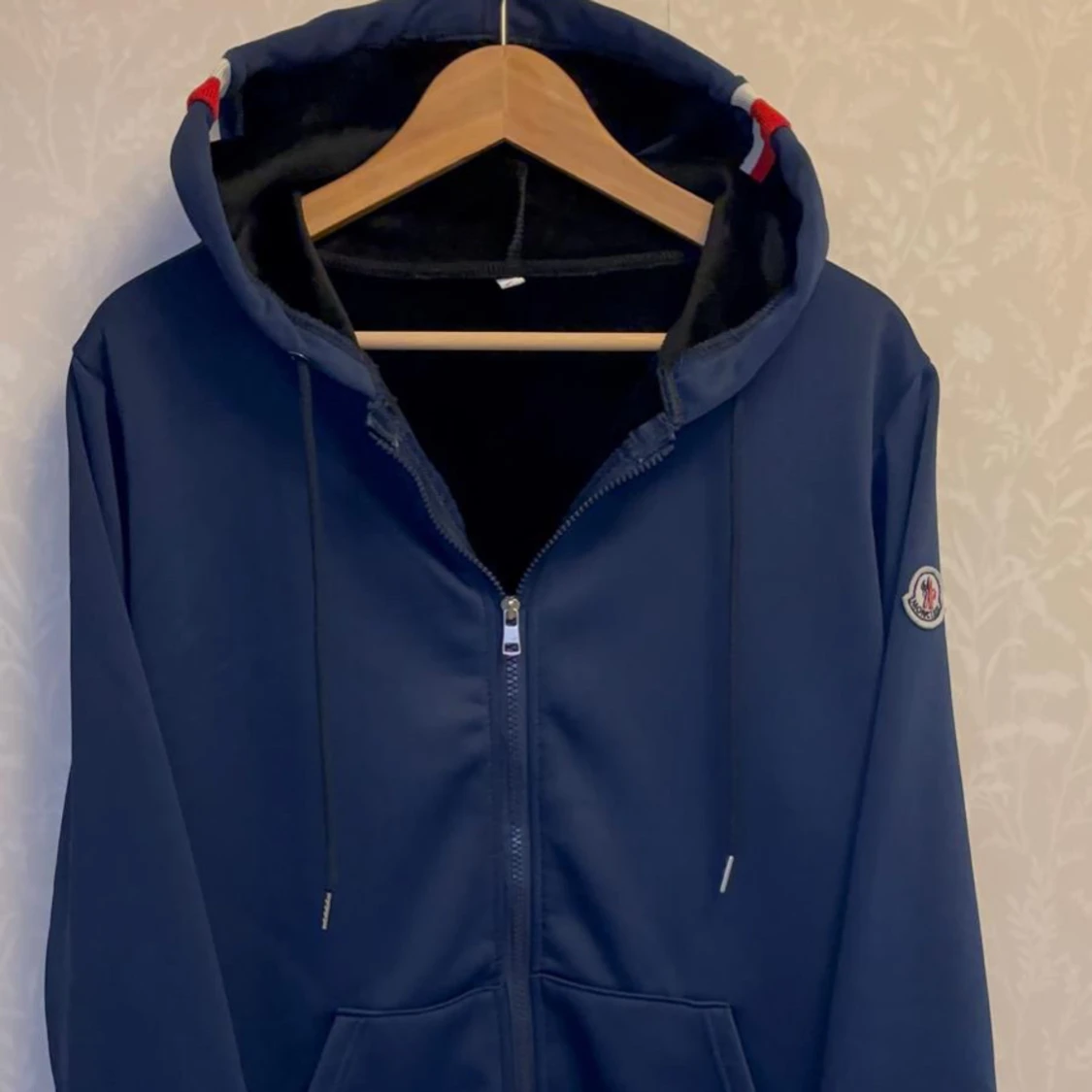 Marinblå  hoodie med dragkedja - 2