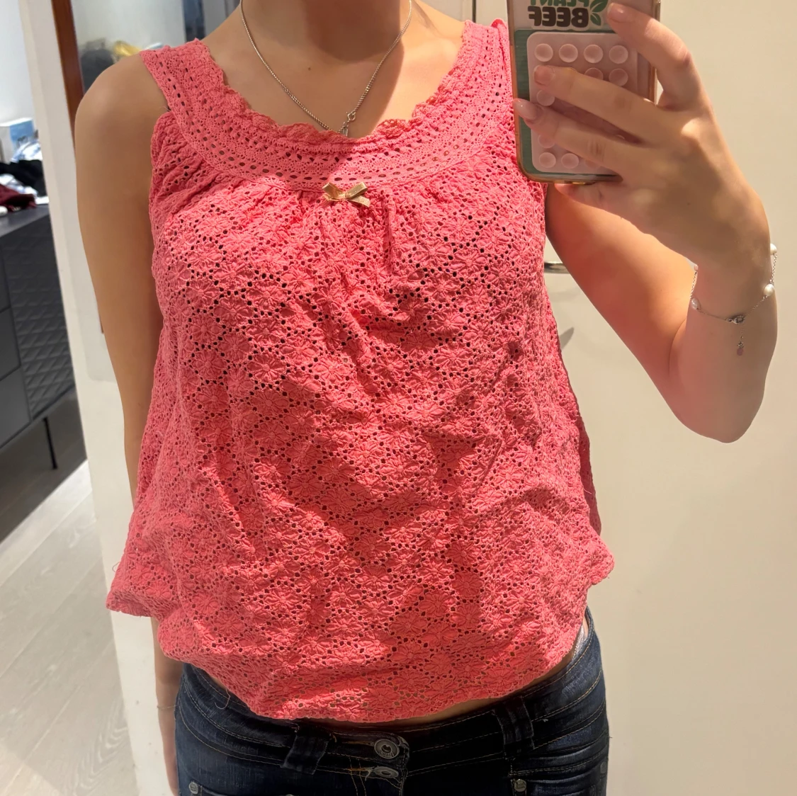 Broderad rosa blus med rosett Odd Molly 