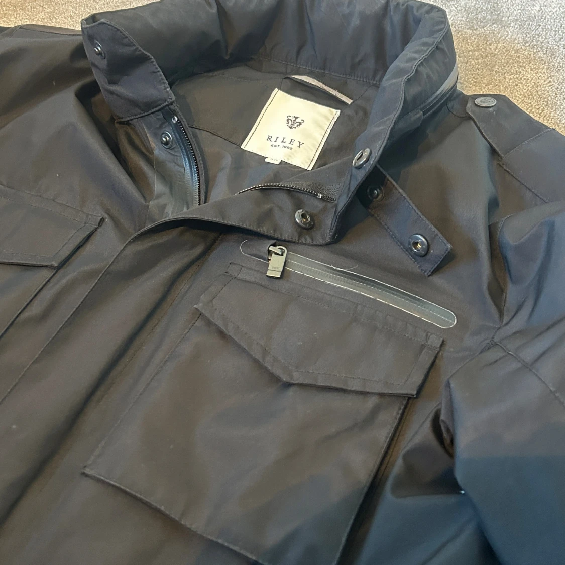 Svart parkajacka från Riley - 2