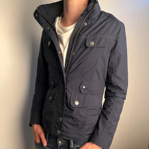 Field jacket - En riktig snygg field jacket storlek: M (barnstorlek) 
