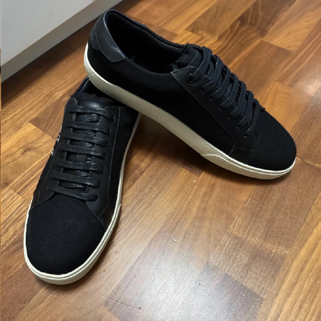 Svarta Saint Laurent sneakers - 1