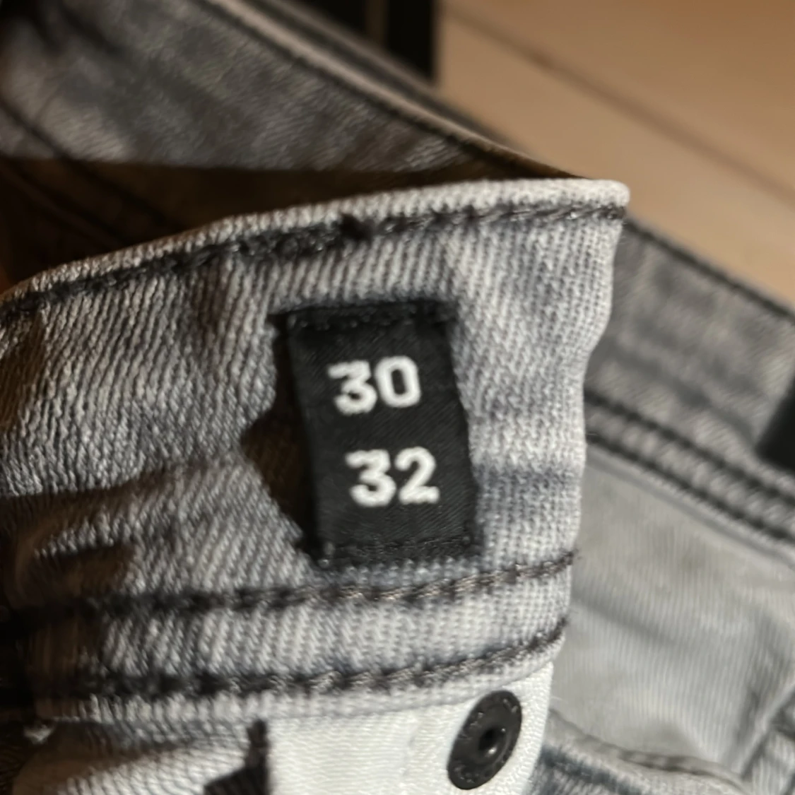 Gråa jeans Jack and Jones - 4