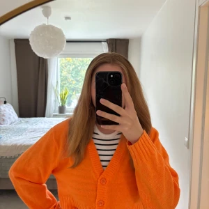 Tröja - Långärmad mysig tröja från H&M i stl S. Säljer den då den inte kommer till användning. 