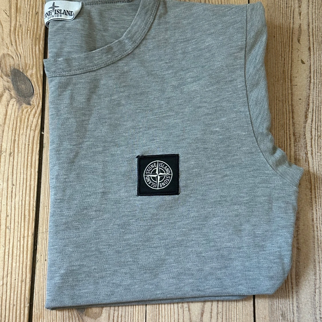 Grå stone island pike