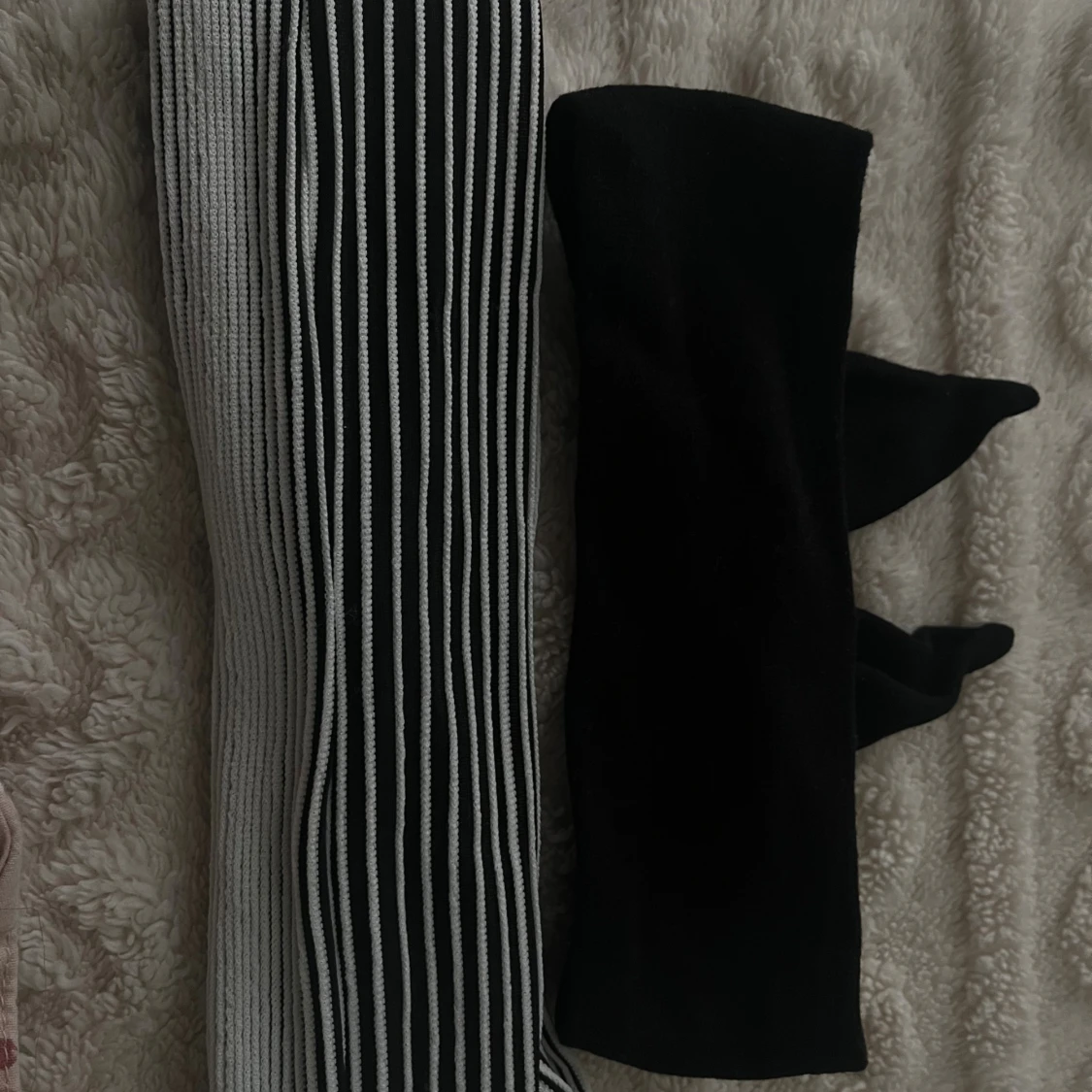 Två diadem, svart och randigt - 1