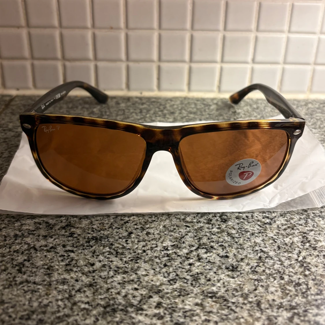Löningserbjudande på rayban ”boyfriend” polarized