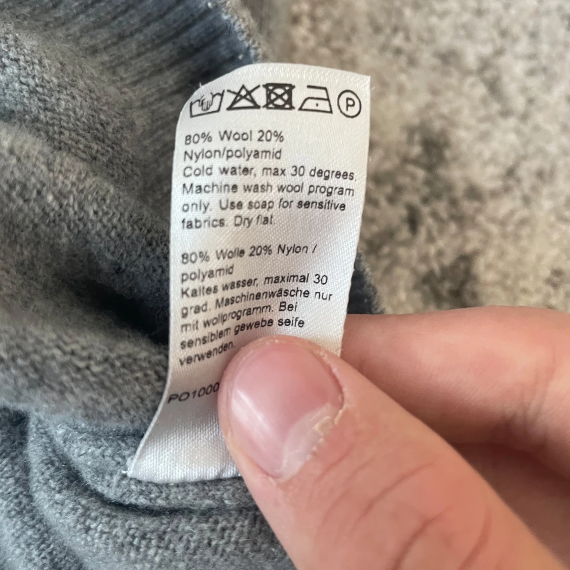 Grå stickad tröja från Oscar Jacobson - 3