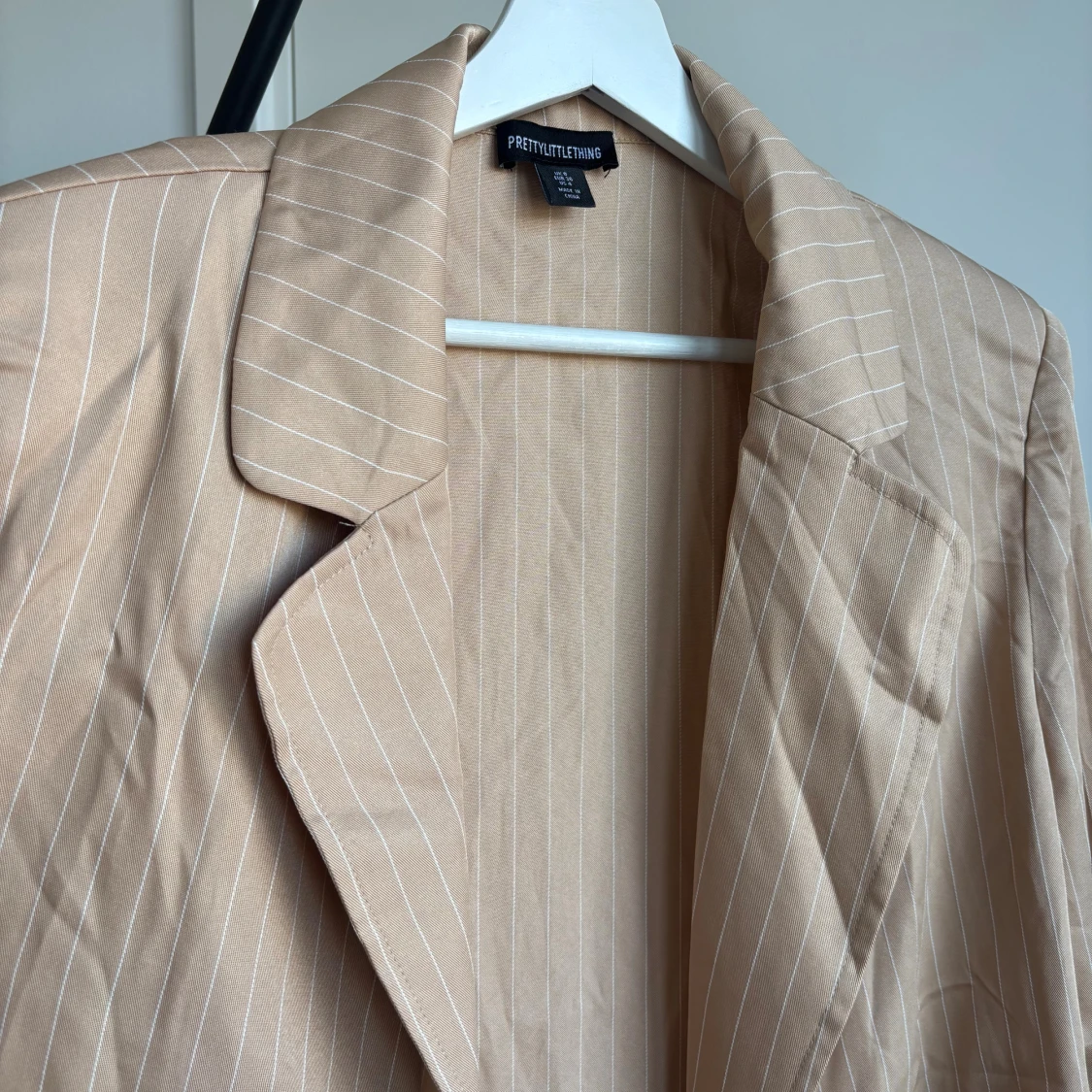 Beige randig kavaj från PLT - 2