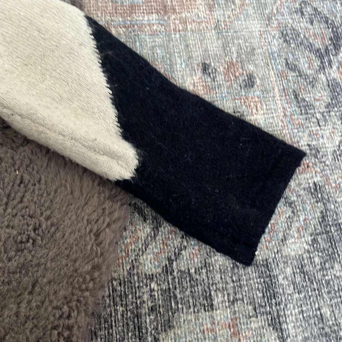 Svart och beige stickad tröja Gina Tricot - 2