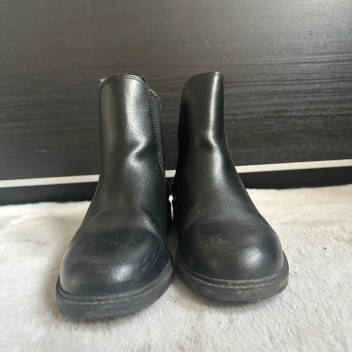 Svarta ridskor från Hansbo sport