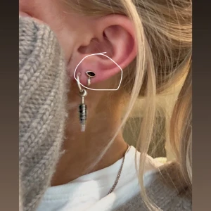 Örhänge Maria  - Maria Nilsdotter örhänge💗💗💗skriv om du har frågor eller är intresserad 