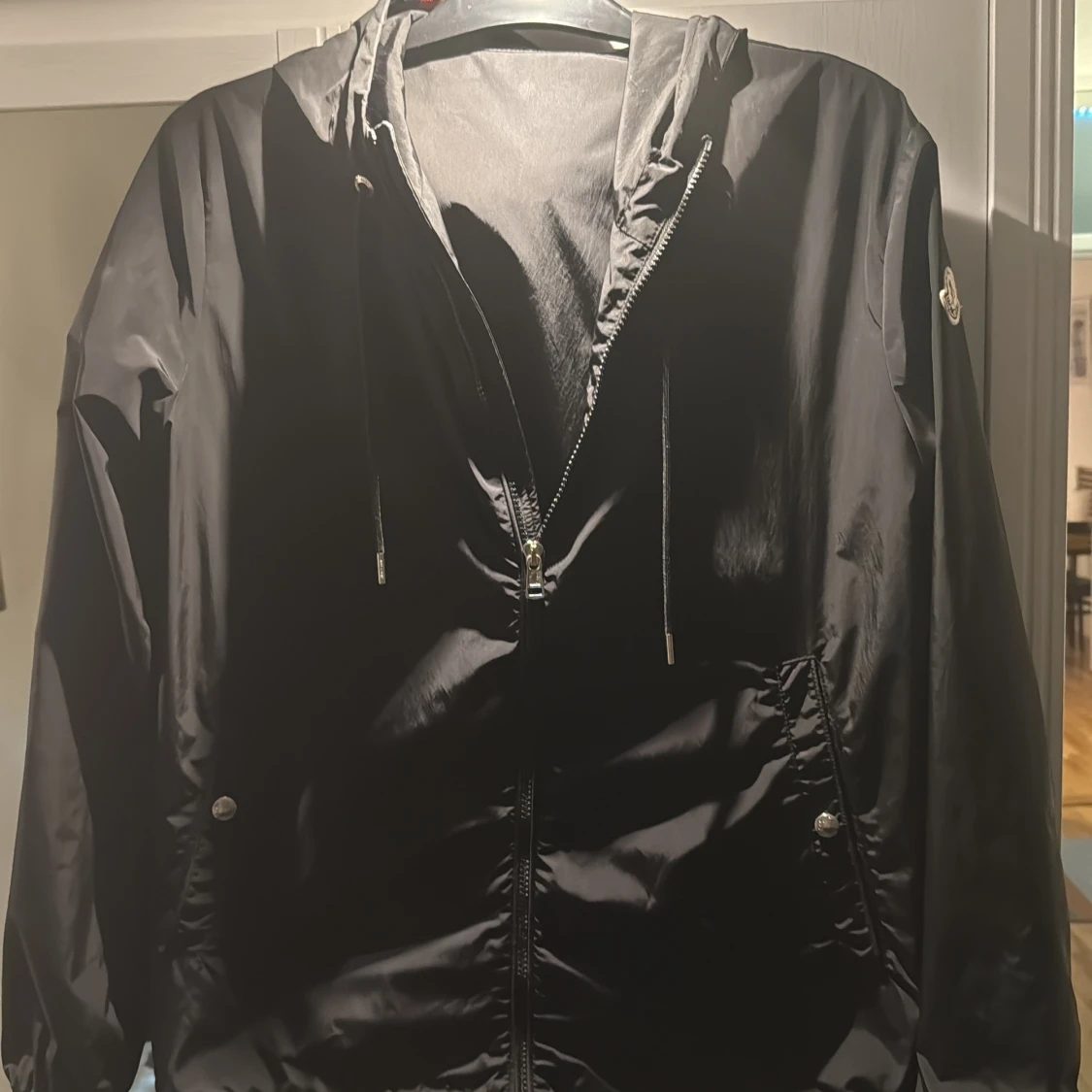 Svart vindjacka från Moncler