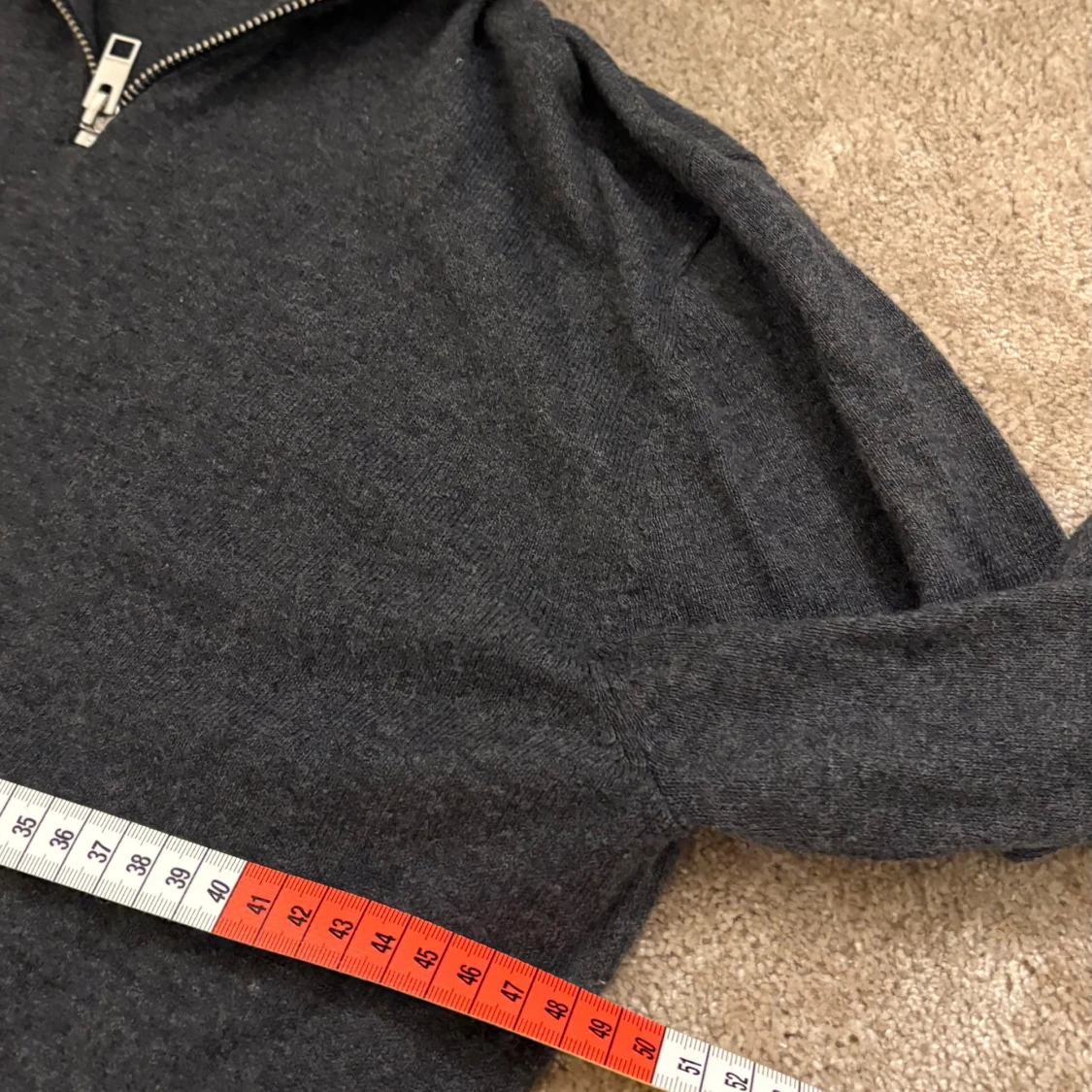 Mörkgrå halvzip tröja i ullblandning - 4