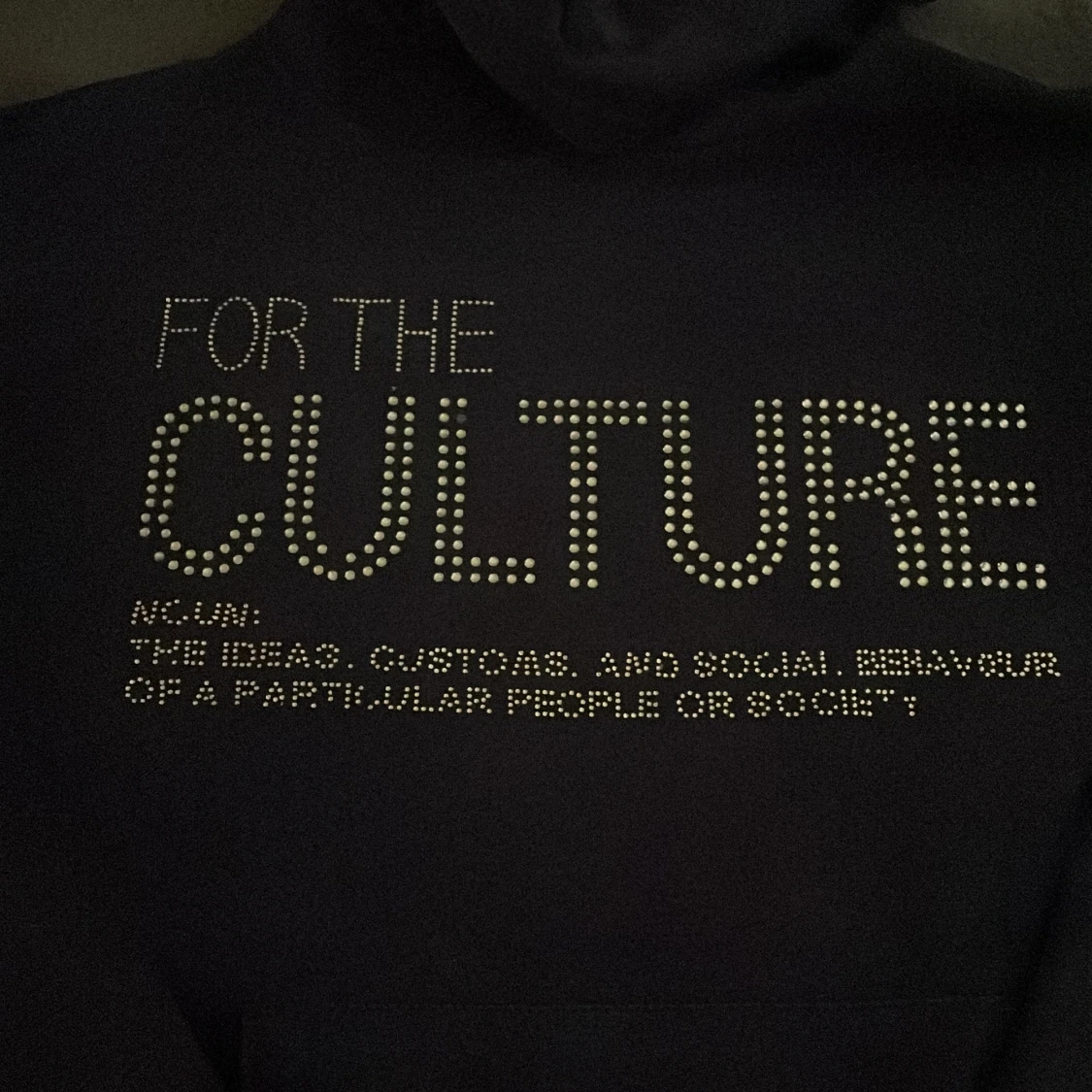 Mörkblå hoodie med tryck och brodyr - 2