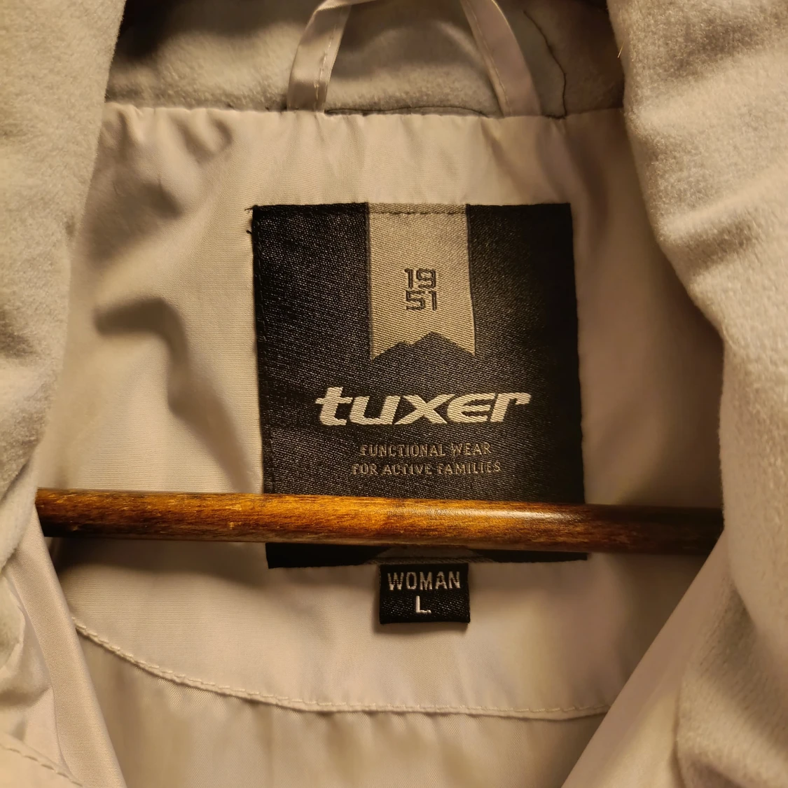 Ljusgrå vindjacka från Tuxer, stl L - 3