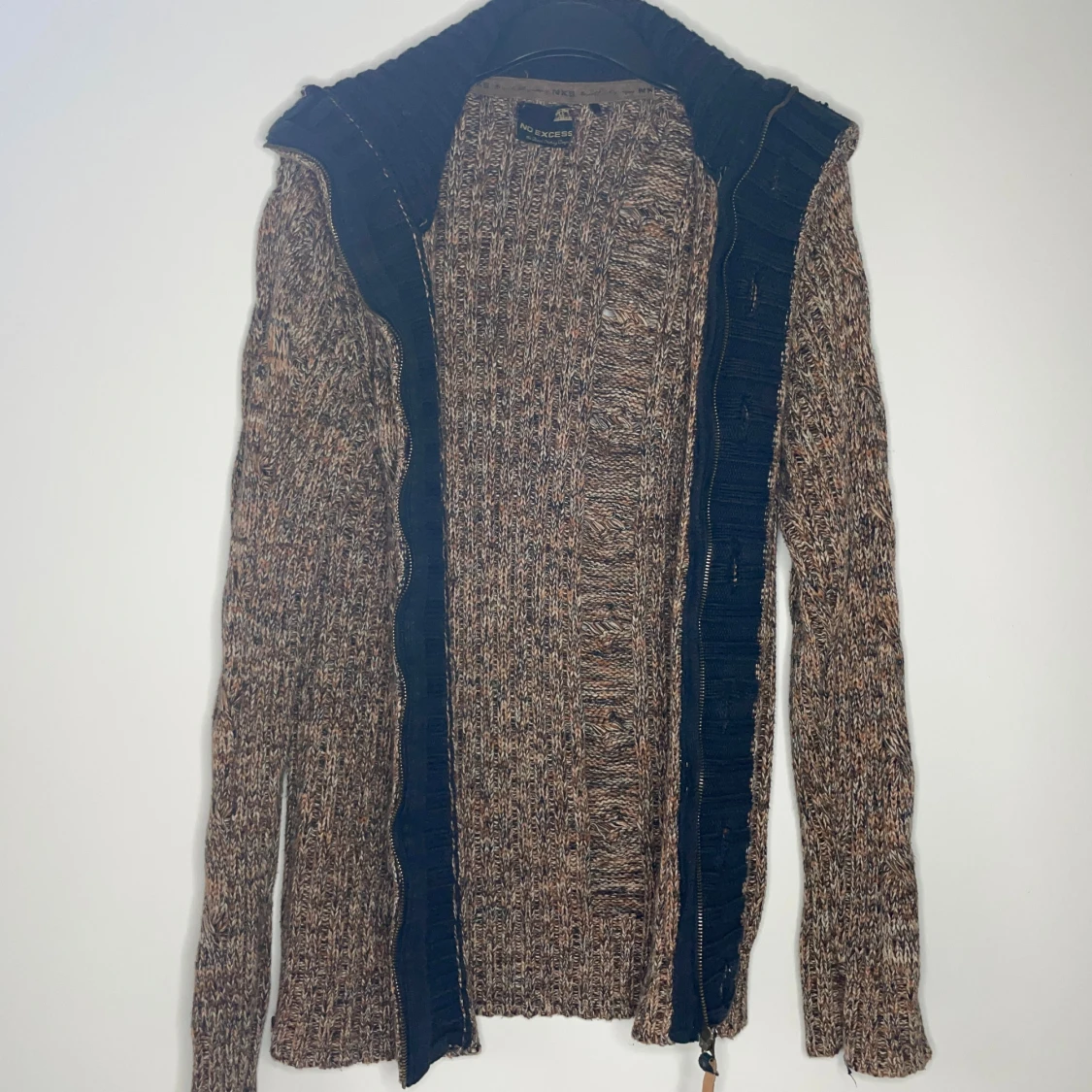 Brunmelerad stickad kofta No Excess - 1