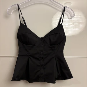 Svart Zara blus  - Svart topp från Zara i storlek xs❣️