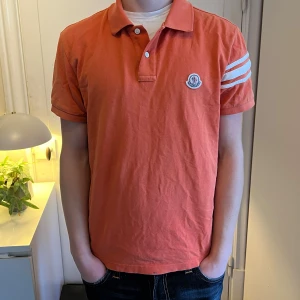 Moncler Piké - Piké från Moncler | Modellen är 176