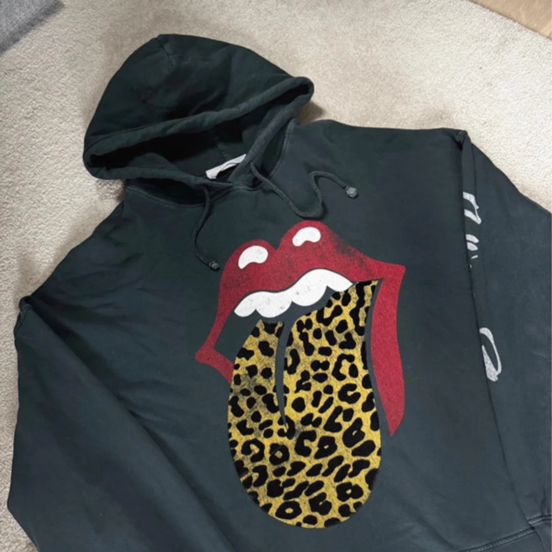 Vintage Rolling Stones hoodie🐆 - 1