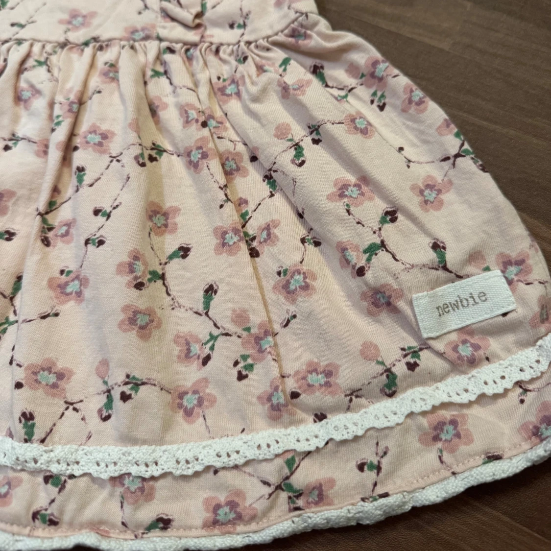 Blommig rosa klänning - 2